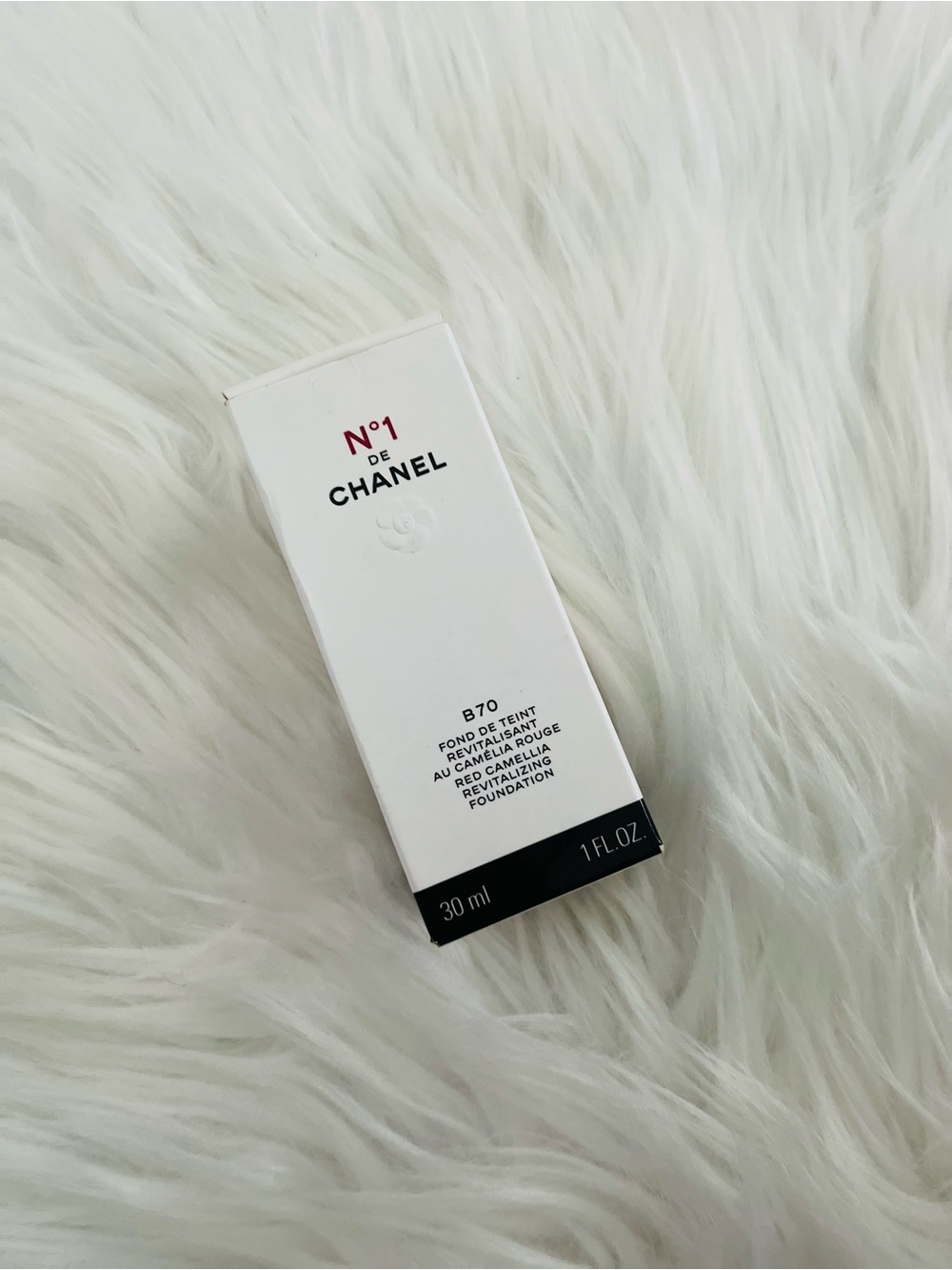 Chanel N.1 Revitalizing Foundation Shade B70 - Picture 8 of 8